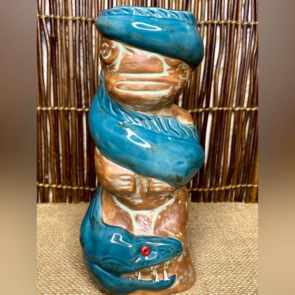 Trader Vic's 2023 Kiai Tiki Mug Shima Ceramics Hawaiian Blue Moray Eel